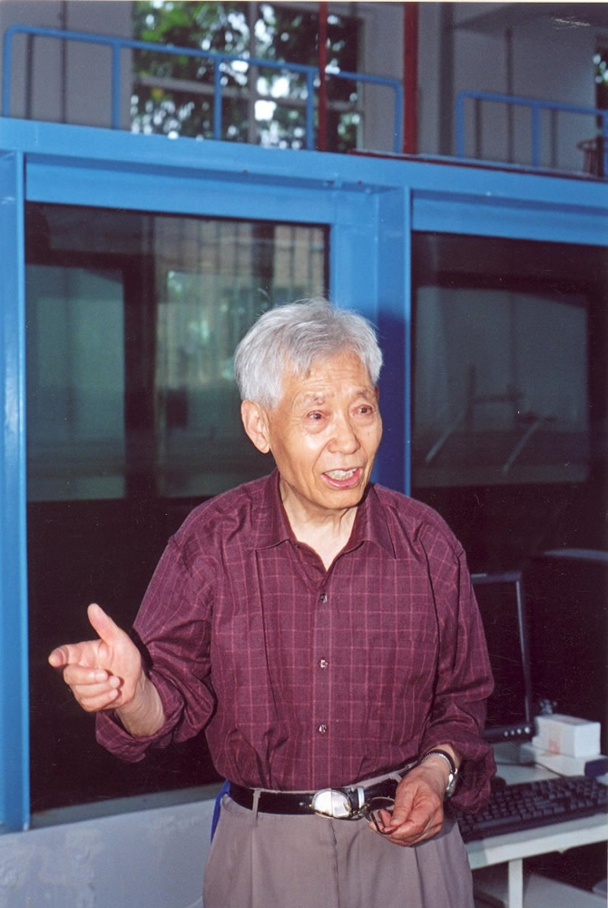 文圣常耕海踏浪立潮头