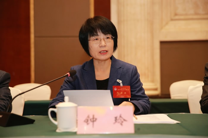 钟玲代表九三学社德州市第五届委员会作了题为《履行新使命 展现新